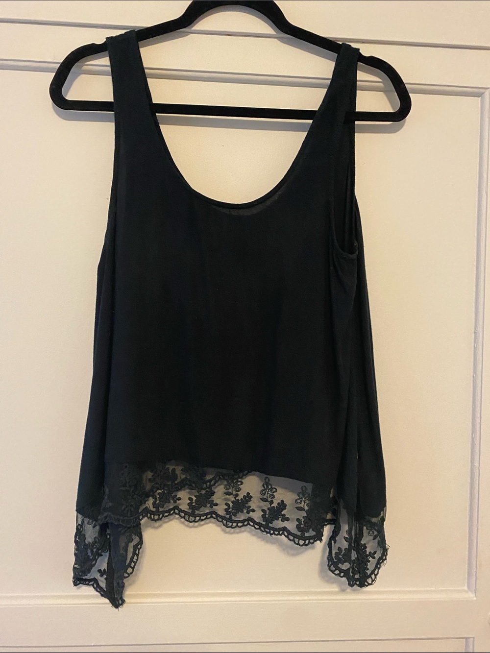 American Eagle Outfitters Black Lace-Hem Scoop Tank
